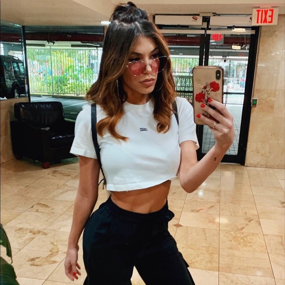 Meet your Posher, Meghan - Picture 6 of 7